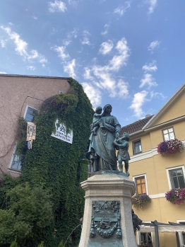 066 Weimar Denkmal